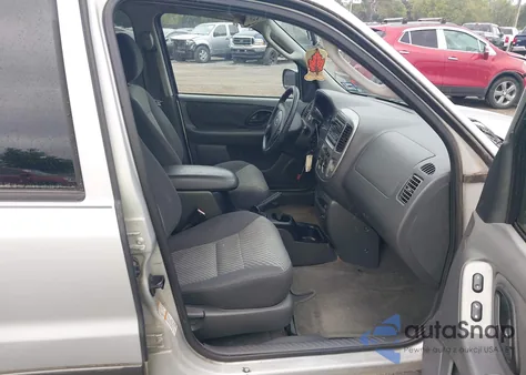 2004 Ford Escape Xlt from USA, damaged, VIN 1FMCU93154KB37497